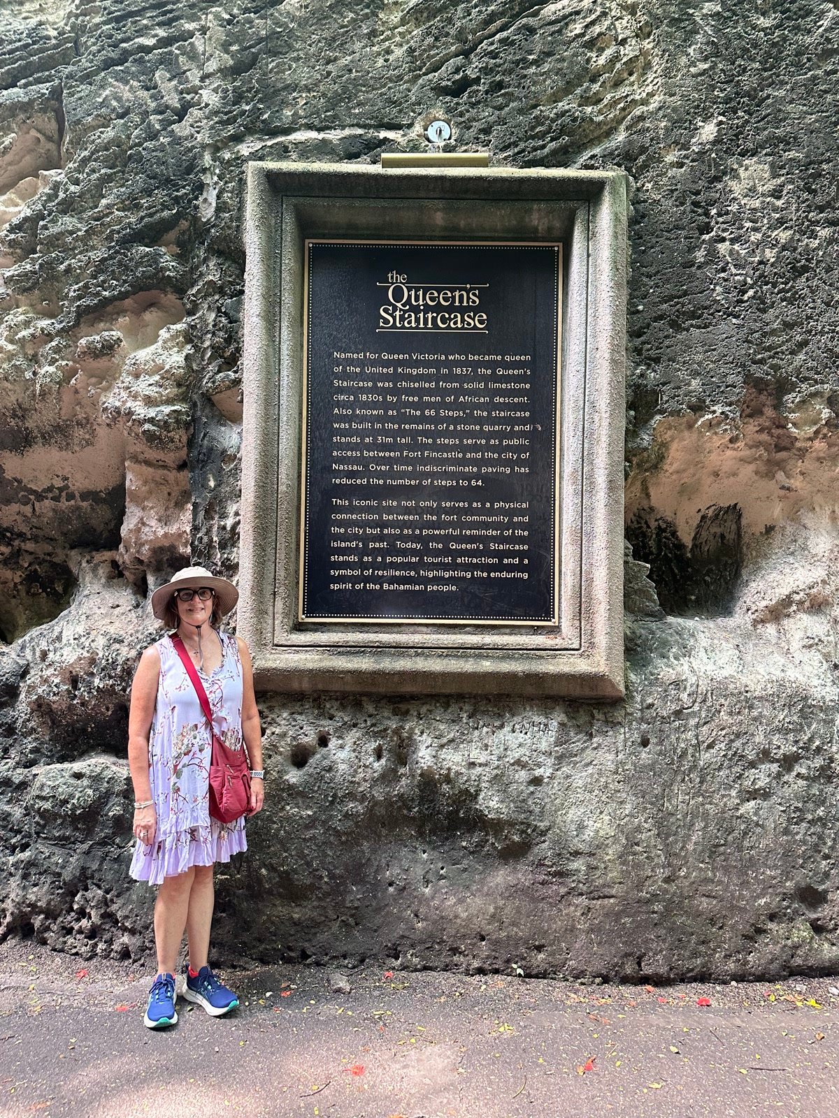 Queen’s Staircase commemorative plaque in Nassau